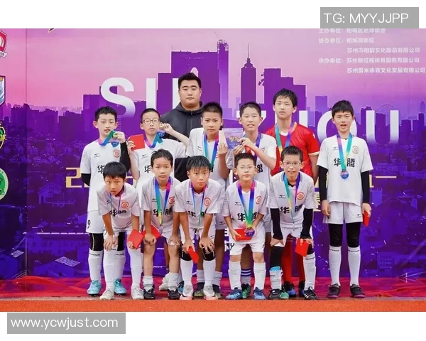 聚焦绿茵英雄背后的温情故事走近足球巨星的家庭与亲情力量