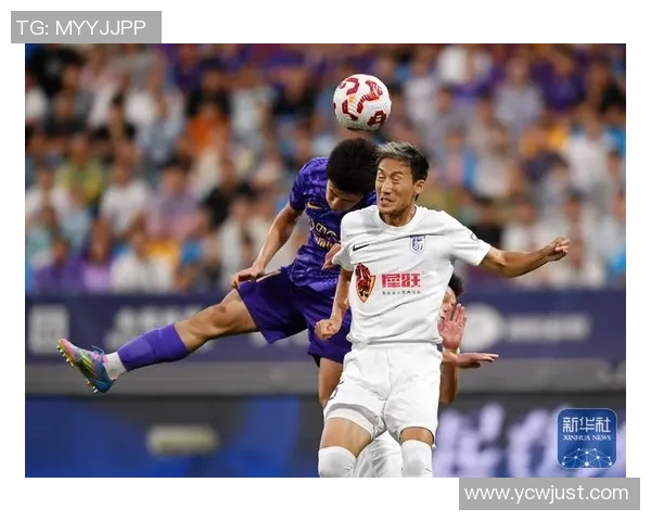 奋力拼搏的足球巨星们：他们如何突破自我成就辉煌传奇