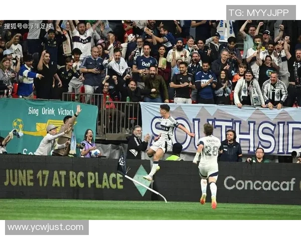 偶遇足球巨星瞬间揭秘球迷心中的星光与真实面貌